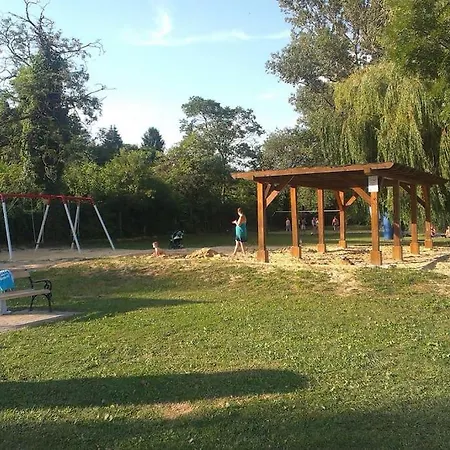 Beautiful With Garden Appartement *