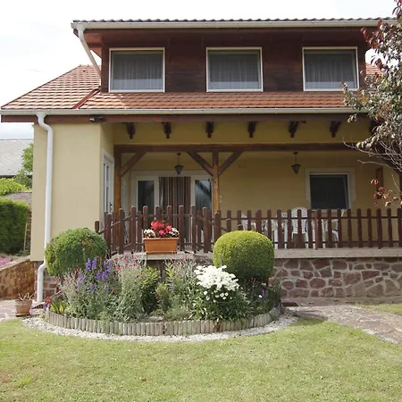 Beautiful With Garden Appartement Balatonszepezd