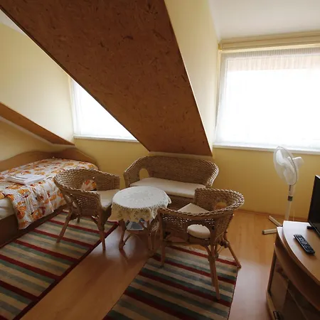 Beautiful With Garden Apartment Balatonszepezd