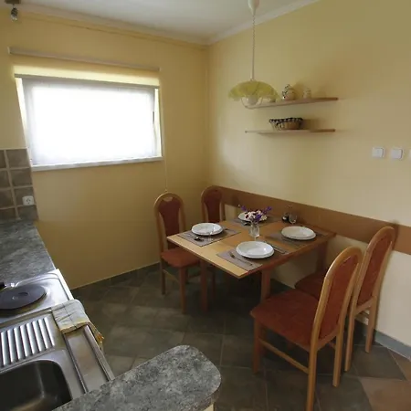 Beautiful With Garden Appartement