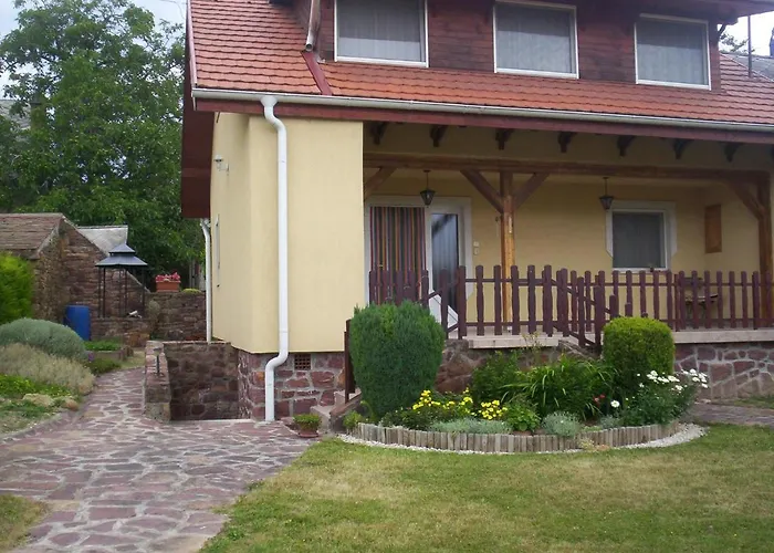 Beautiful With Garden 아파트