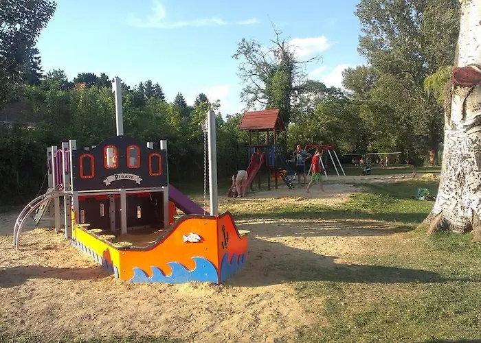 아파트 Beautiful With Garden