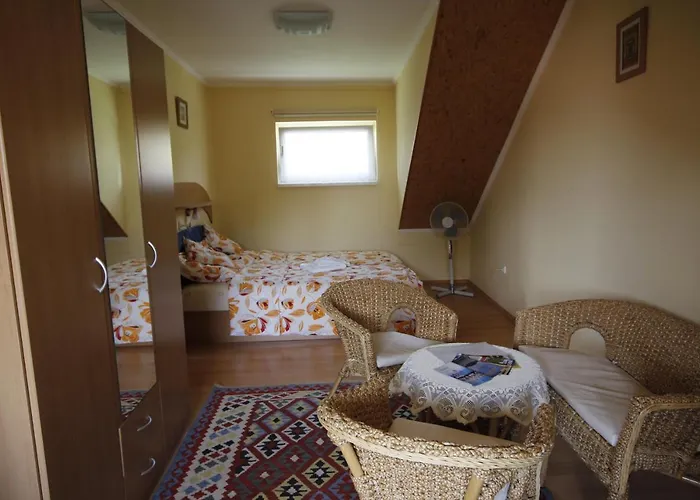 Beautiful With Garden Apartment