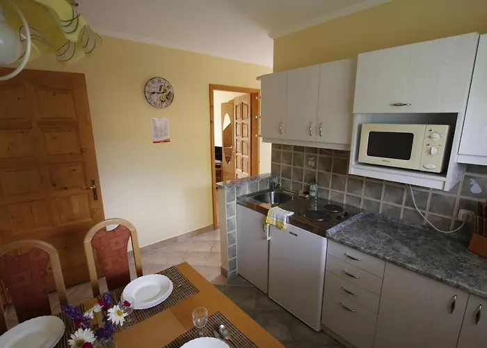 Beautiful With Garden Apartment