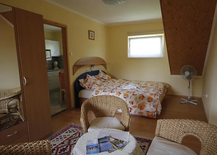 Beautiful With Garden Apartment