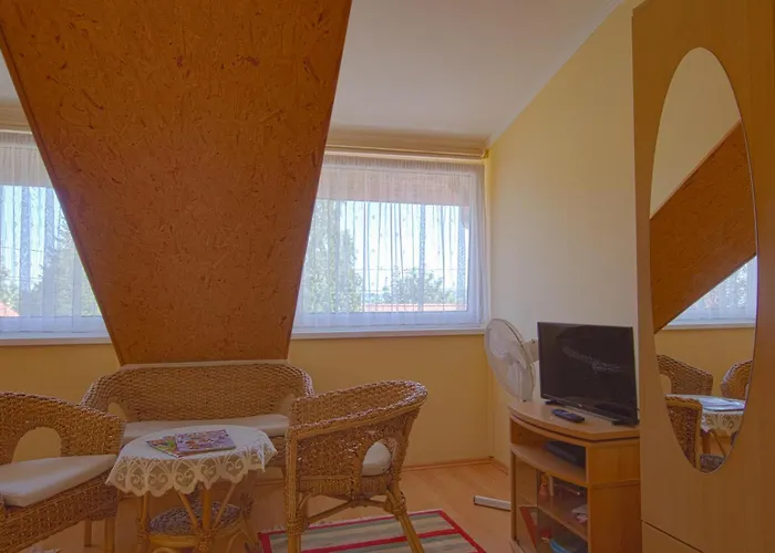 Beautiful With Garden Apartment